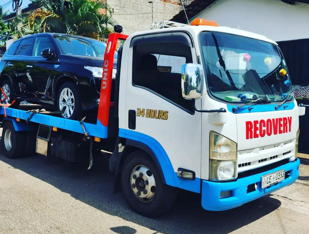 Car Carrier and Recovery Service Moratuwa